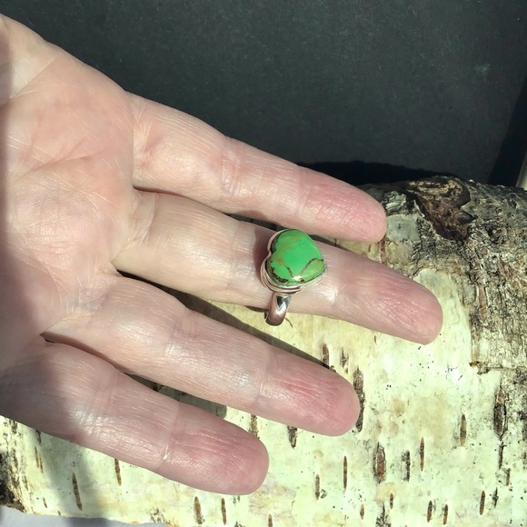 Green Turquoise Ring. Solid 925 Silver with Natural Green Turquoise Heart shape. - Picture 16 of 16